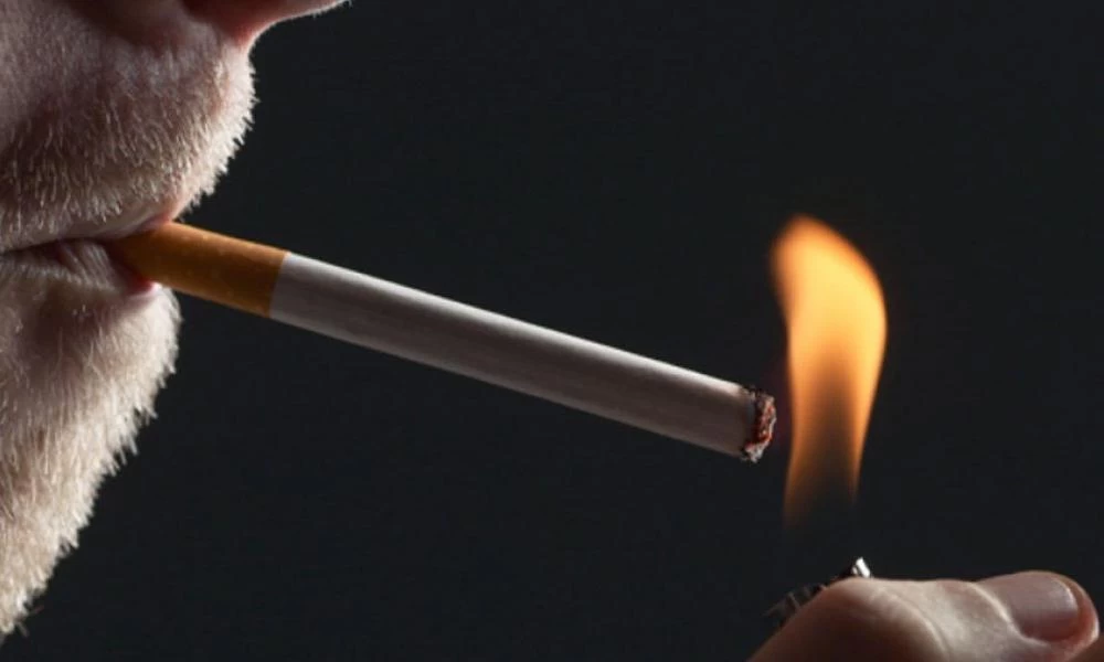 Δείτε γιατί πρέπει να «κόψετε» το τσιγάρο πριν από μια επέμβαση - Ποιοι οι κίνδυνοι